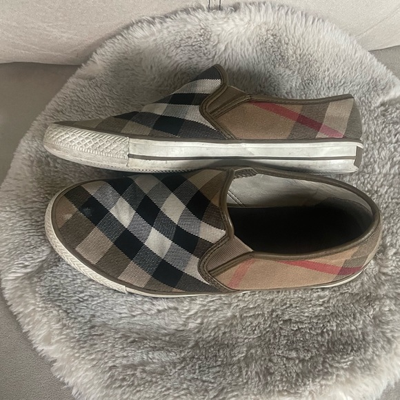 Burberry Slip On Loafers - Picture 9 of 13